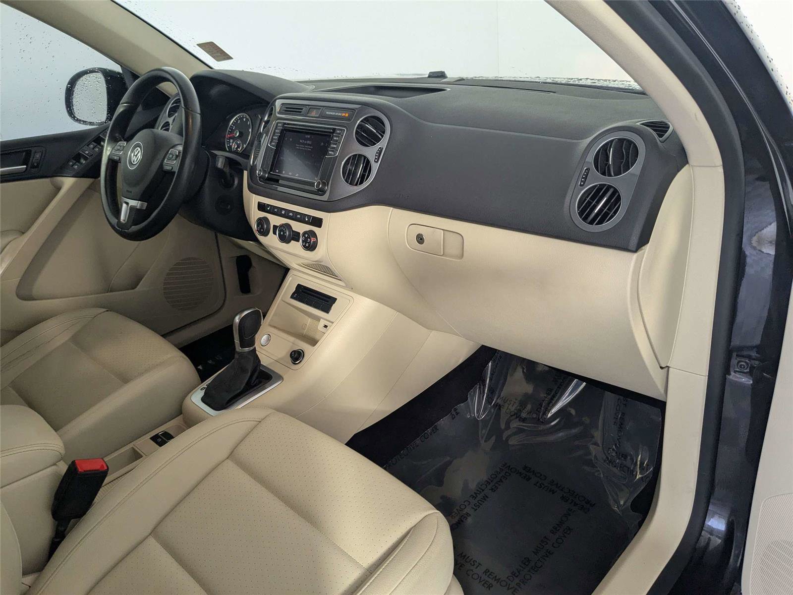 Used 2017 Volkswagen Tiguan S image 25