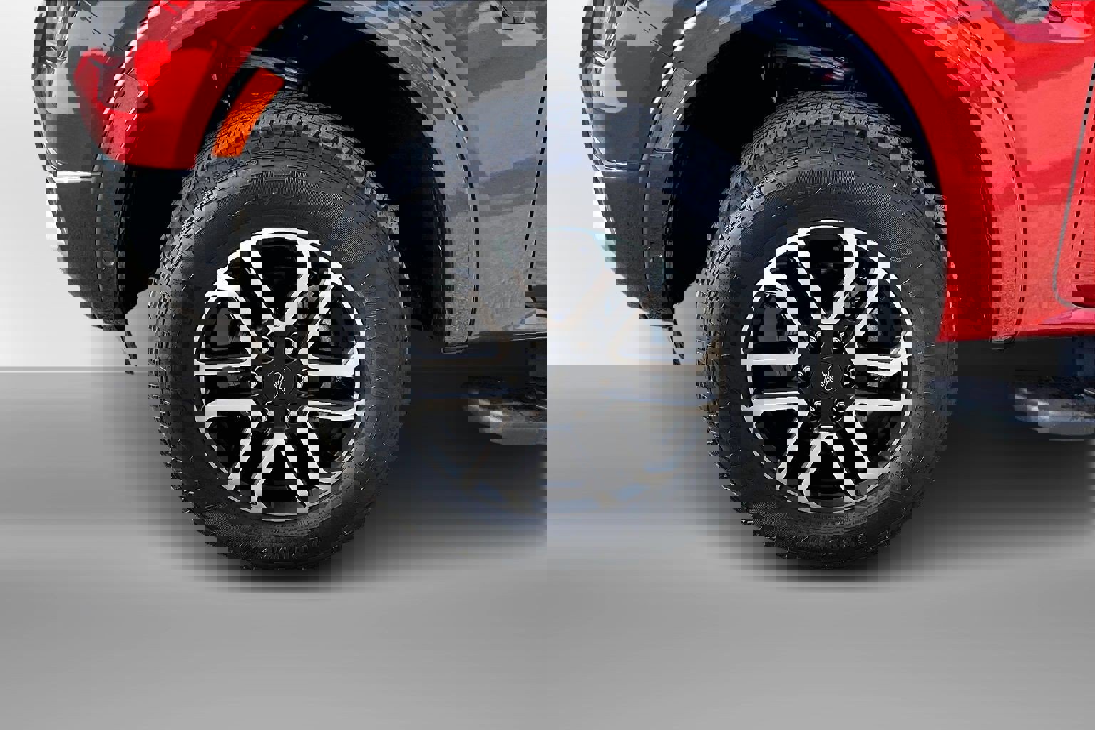 Used 2024 Ford Ranger Lariat w/ Advanced Towing Package image 2