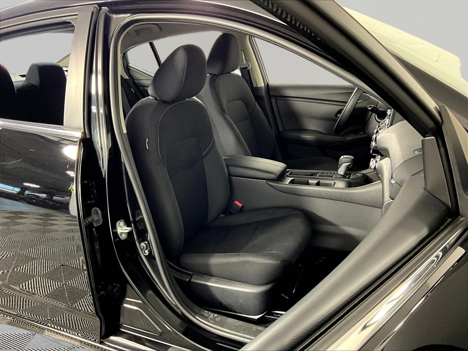 Certified 2025 Nissan Sentra S FWD image 26