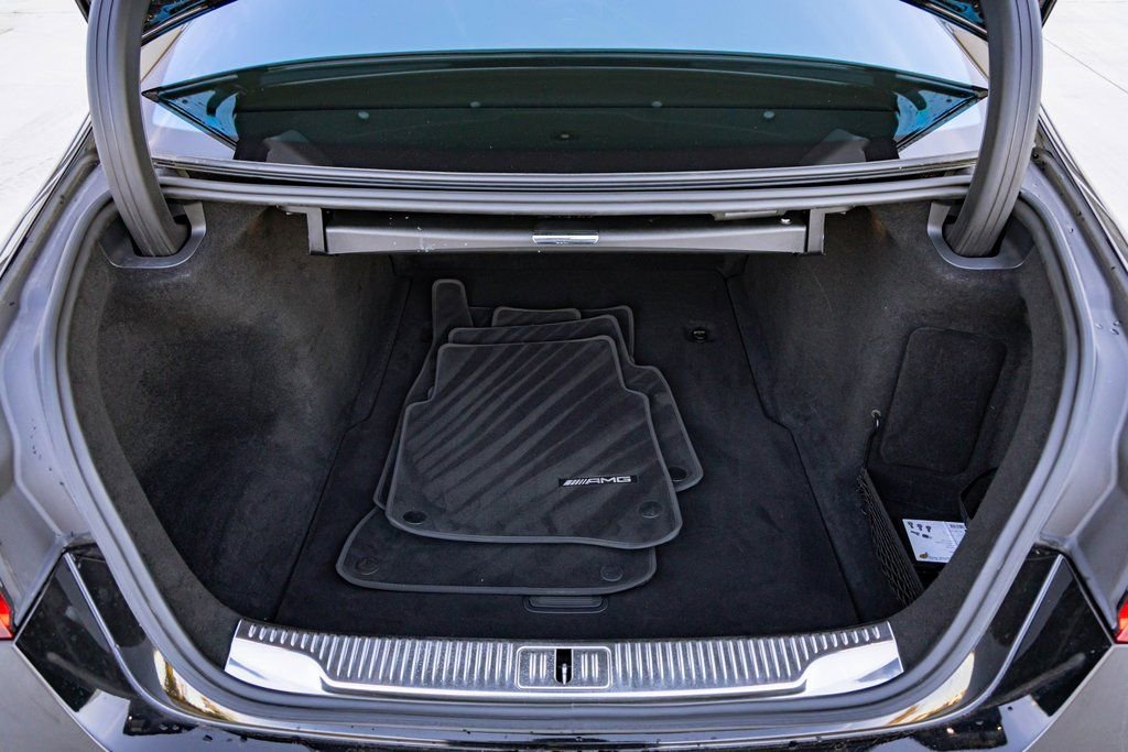 Used 2023 Mercedes-Benz S 500 4MATIC w/ AMG Line image 33