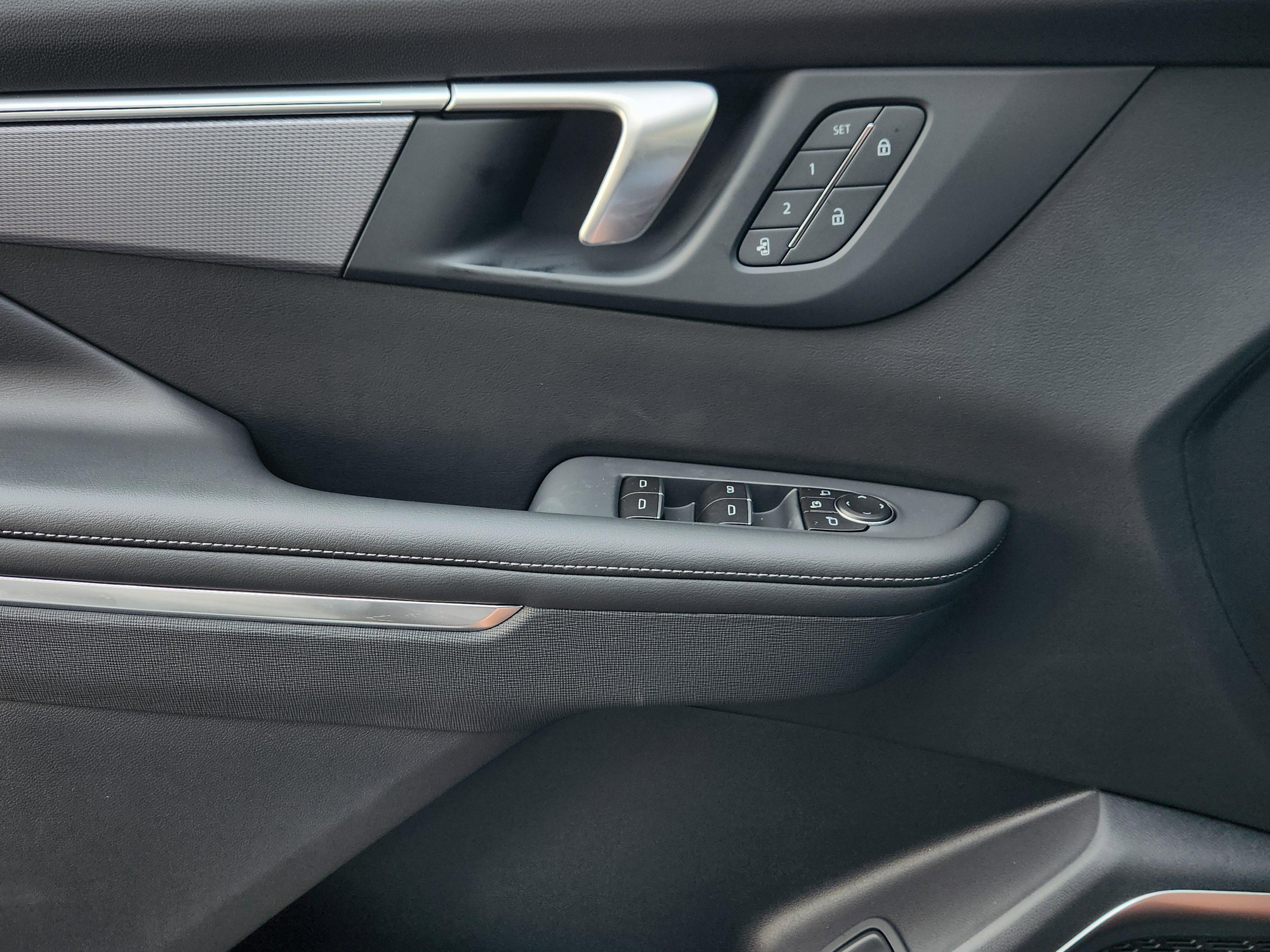 New 2026 Buick Enclave Sport Touring w/ Power Package FWD image 17