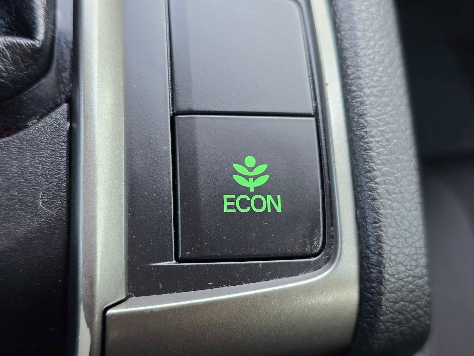 Used 2019 Honda Civic Sport image 32