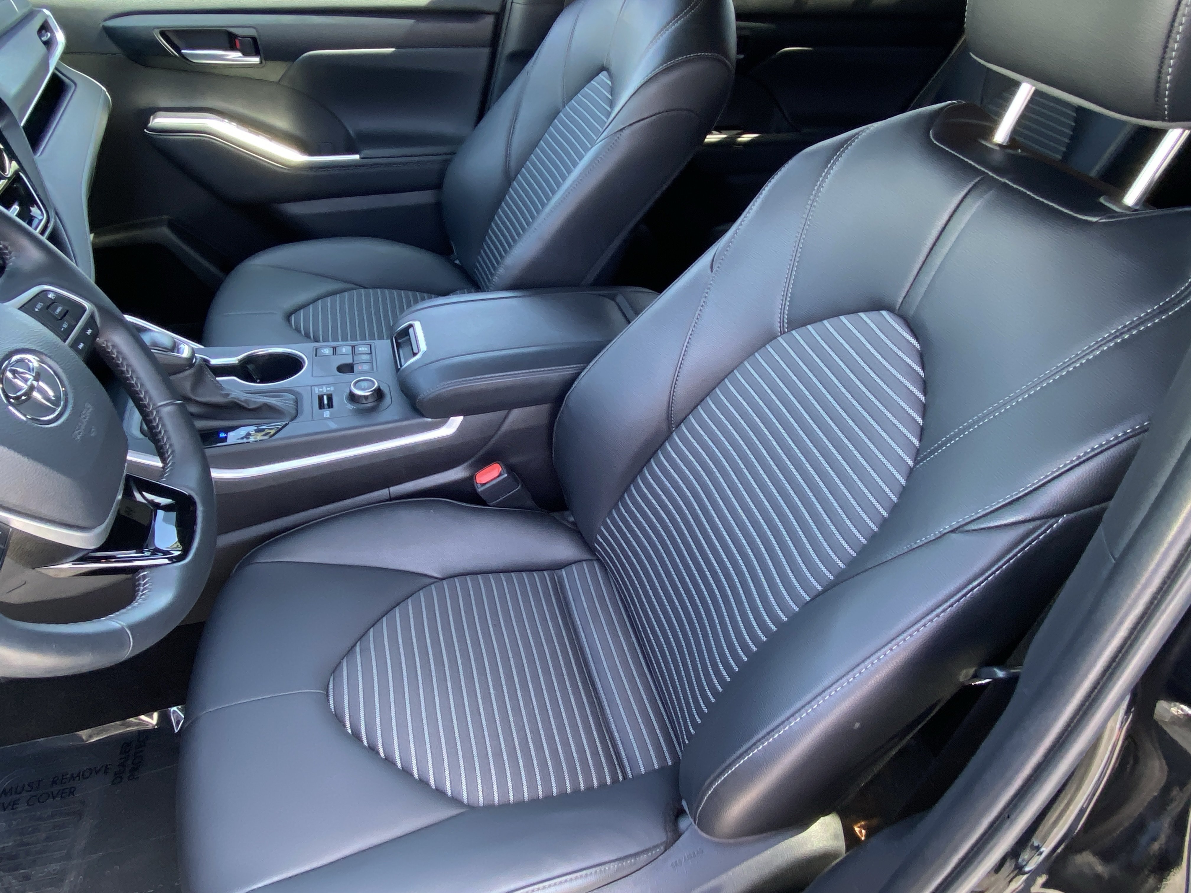 Used 2025 Toyota Highlander XSE AWD/4WD image 15