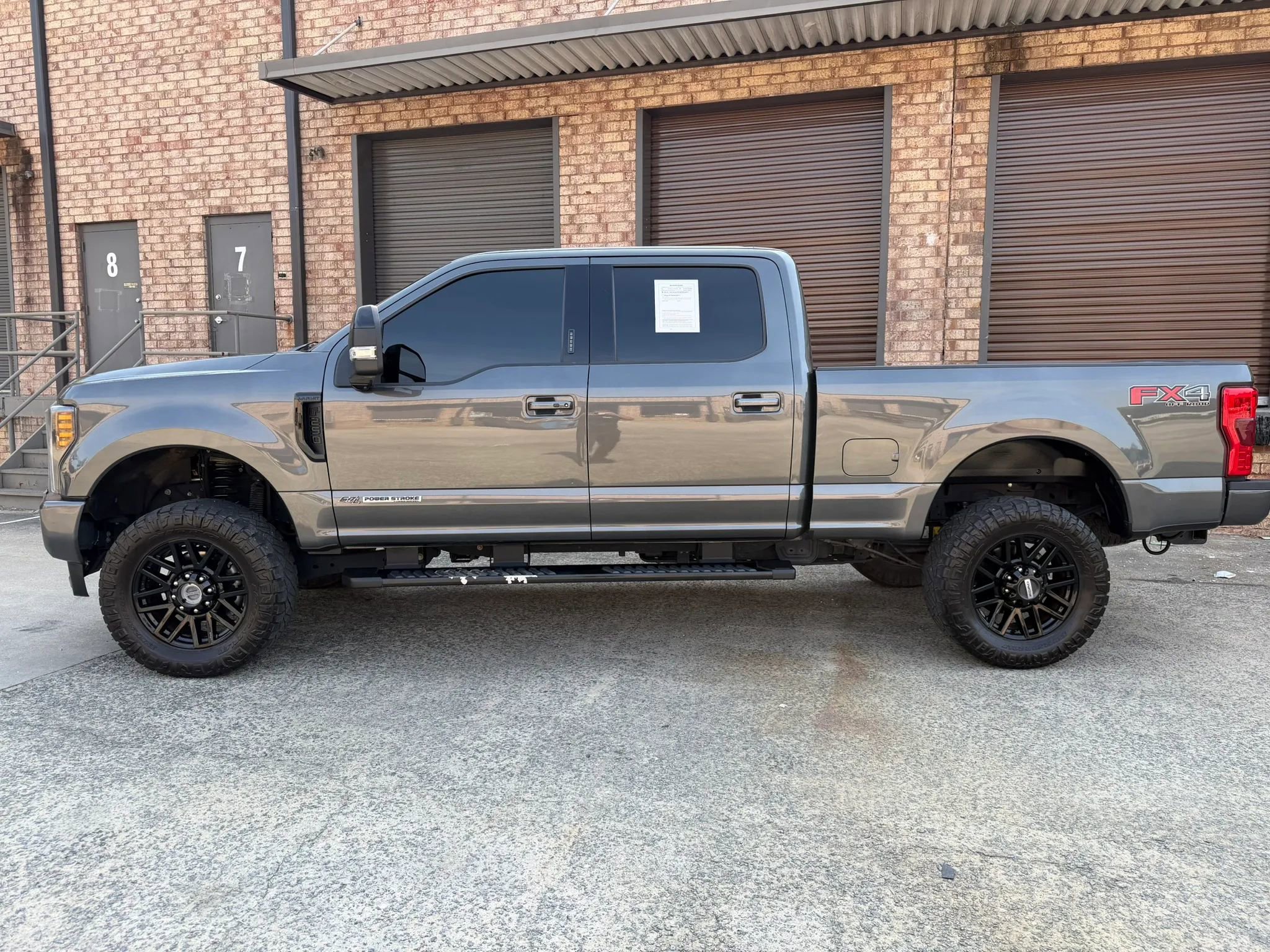 Used 2019 Ford F250 Lariat w/ Lariat Ultimate Package image 3