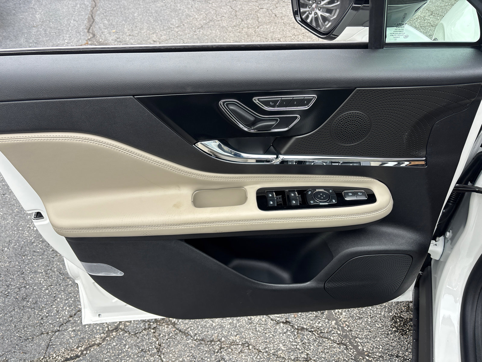 New 2026 Lincoln Corsair Premiere image 11