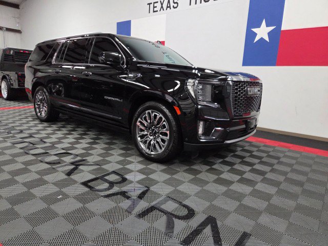 Used 2023 GMC Yukon XL Denali Ultimate AWD/4WD image 14