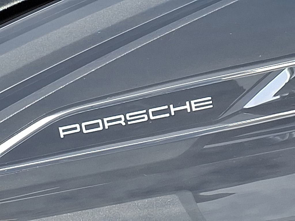 Used 2025 Porsche Macan image 29