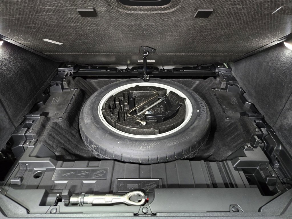 Used 2023 BMW X5 M50i w/ Executive Package image 52