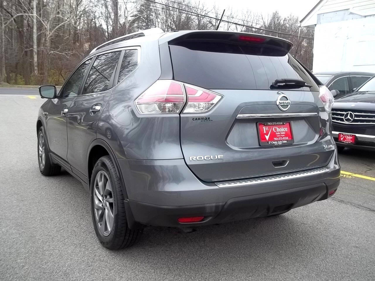 Used 2015 Nissan Rogue SL w/ SL Premium Package image 3