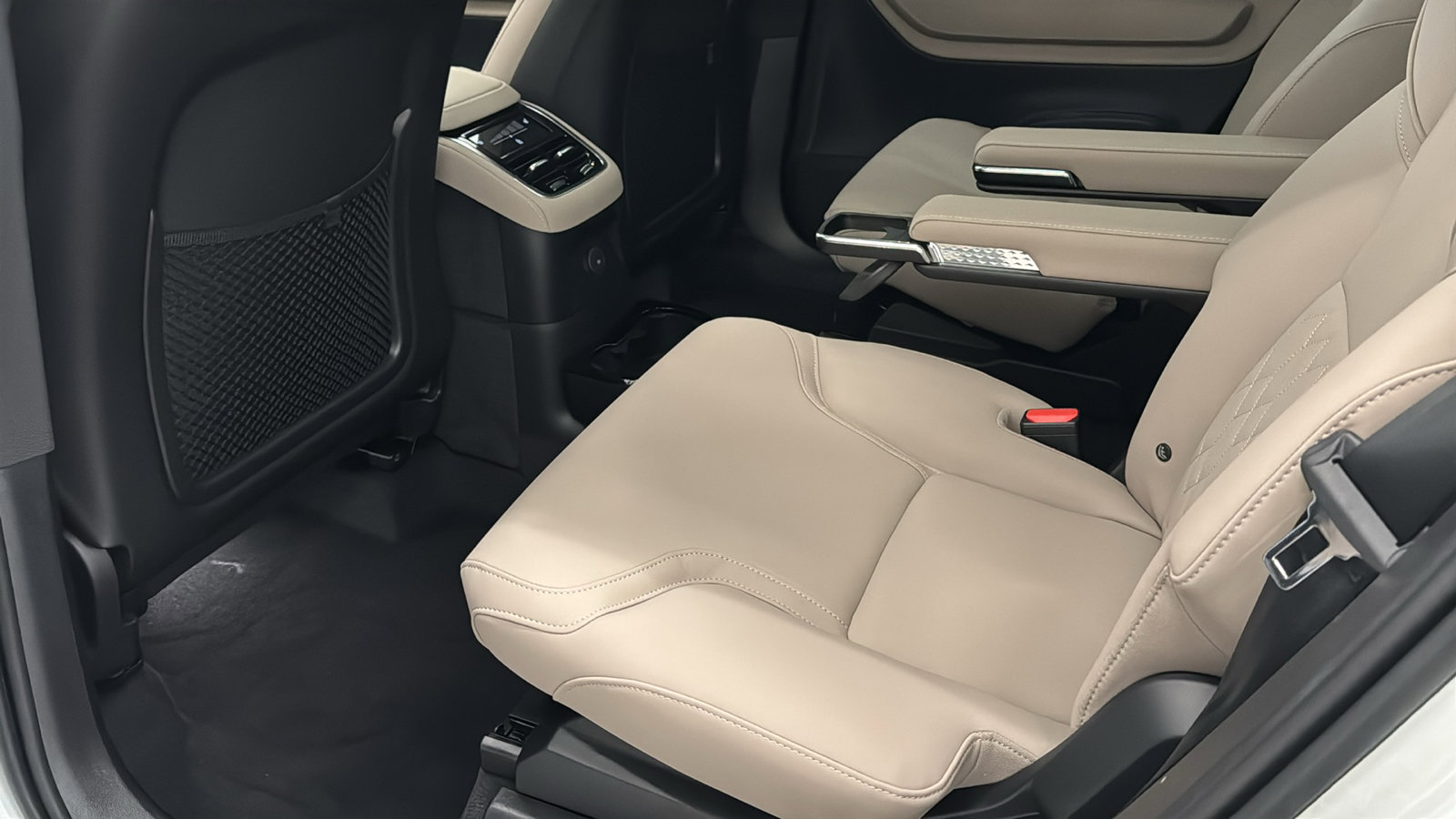 New 2026 Volvo XC90 T8 Plus w/ Protection Package Premier AWD/4WD image 27