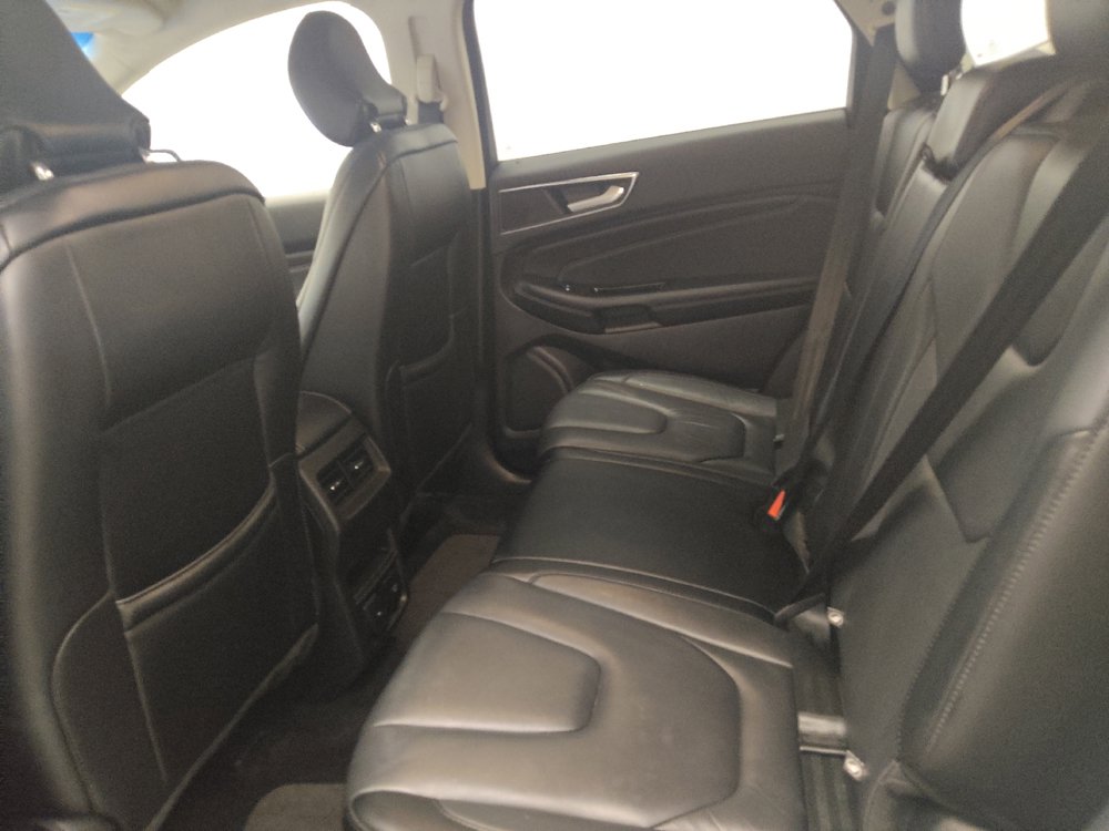 Used 2017 Ford Edge Titanium w/ Technology Package AWD/4WD image 18