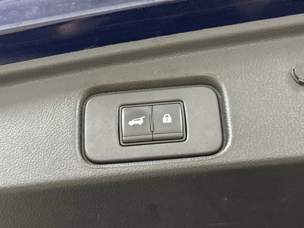 Used 2025 Nissan Pathfinder SV FWD image 29