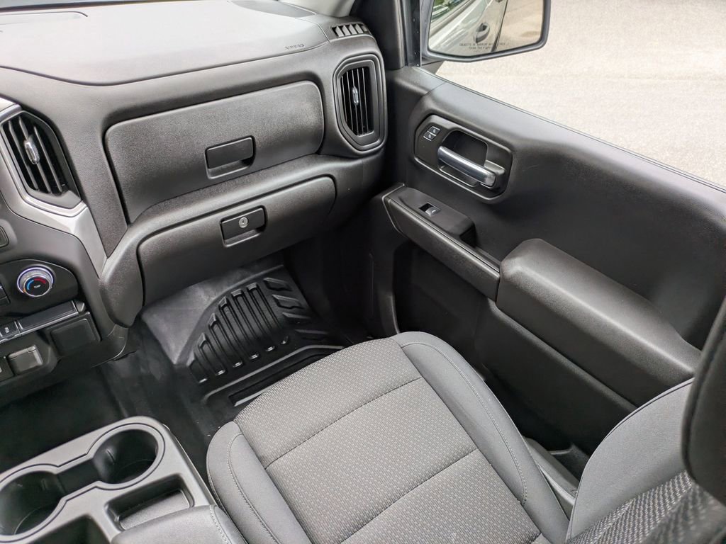 Used 2025 Chevrolet Silverado 1500 W/T w/ WT Value Package AWD/4WD image 17