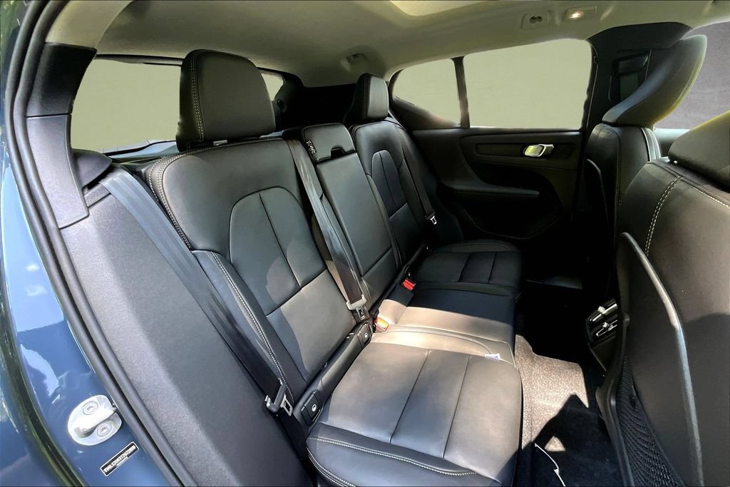 New 2026 Volvo XC40 B5 Core w/ Protection Package Premier AWD/4WD image 9