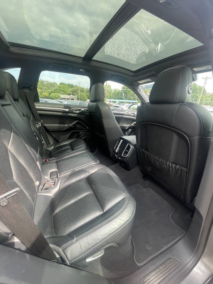Used 2016 Porsche Cayenne GTS AWD/4WD image 17