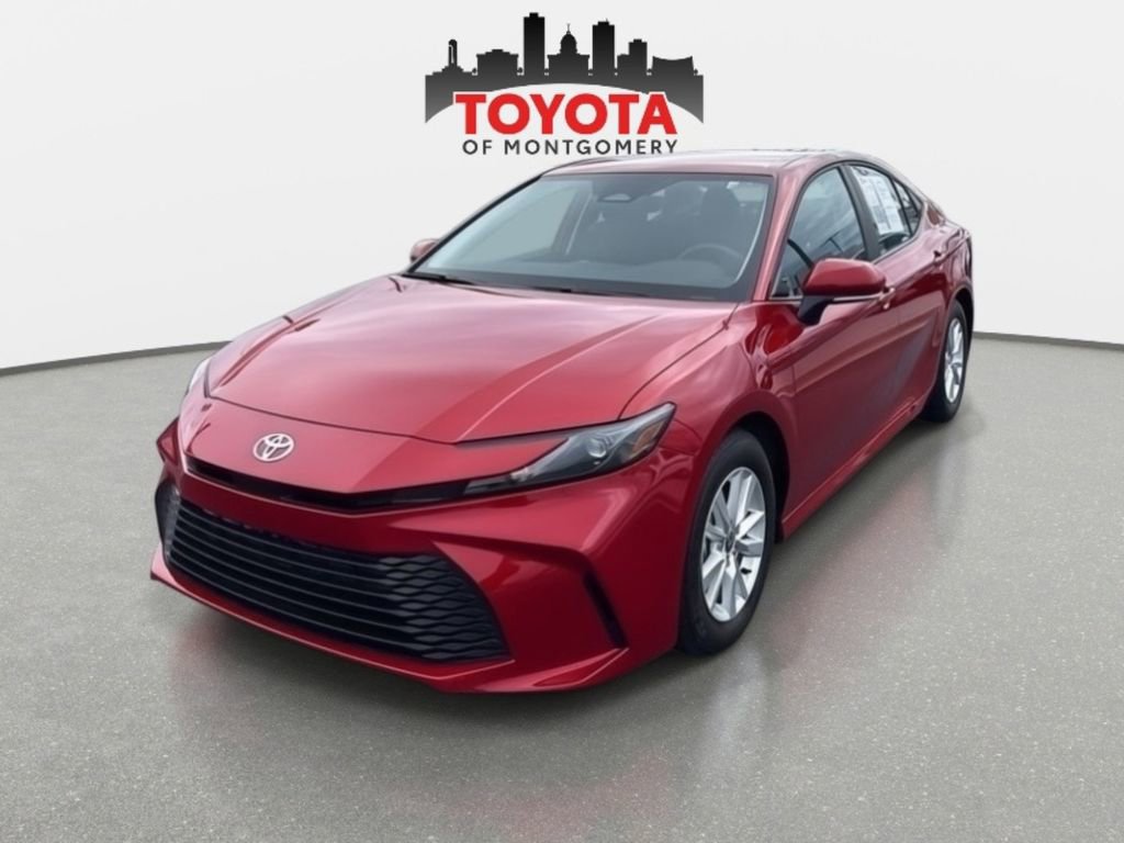 Used 2025 Toyota Camry LE image 2