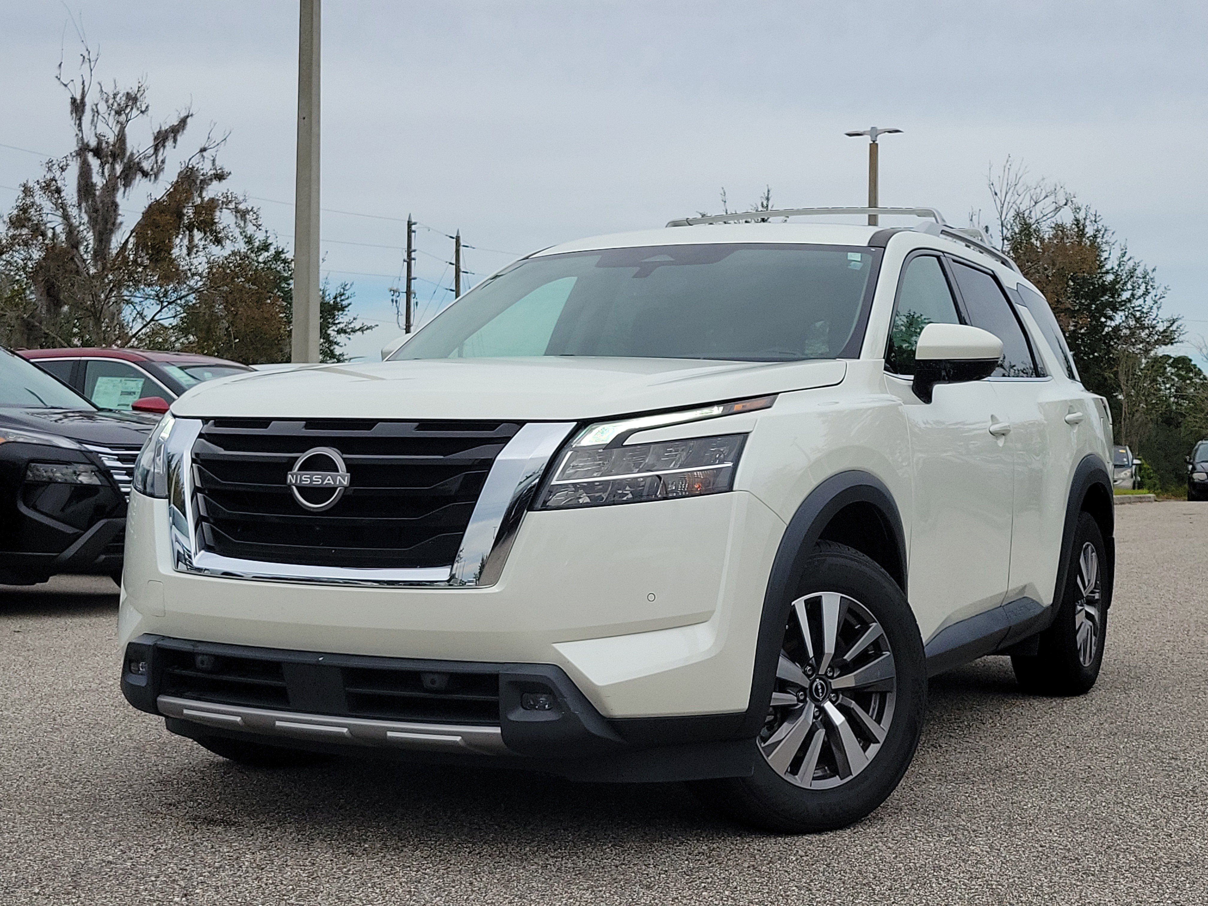 Certified 2023 Nissan Pathfinder SL w/ Cargo Package image 36