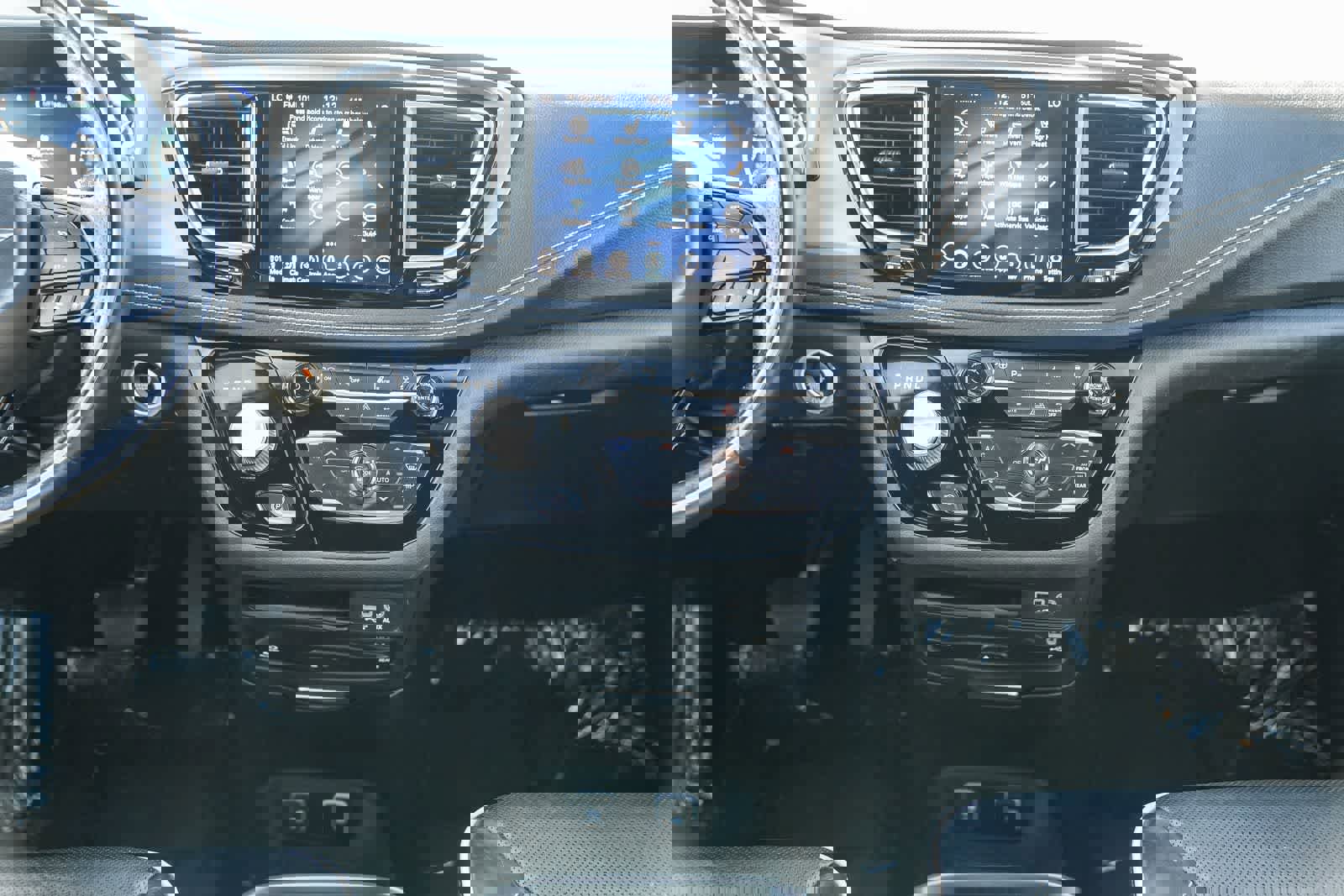 Used 2020 Chrysler Pacifica Limited w/ Advanced Safetytec Group image 10