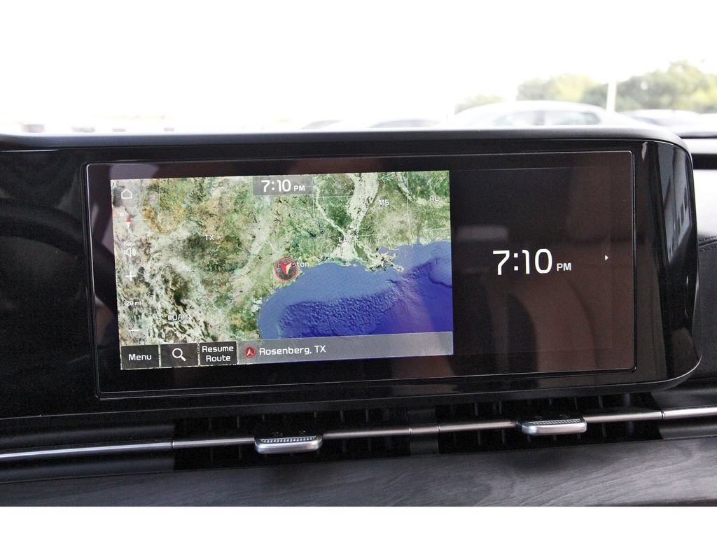 Used 2023 Kia Carnival EX FWD image 27