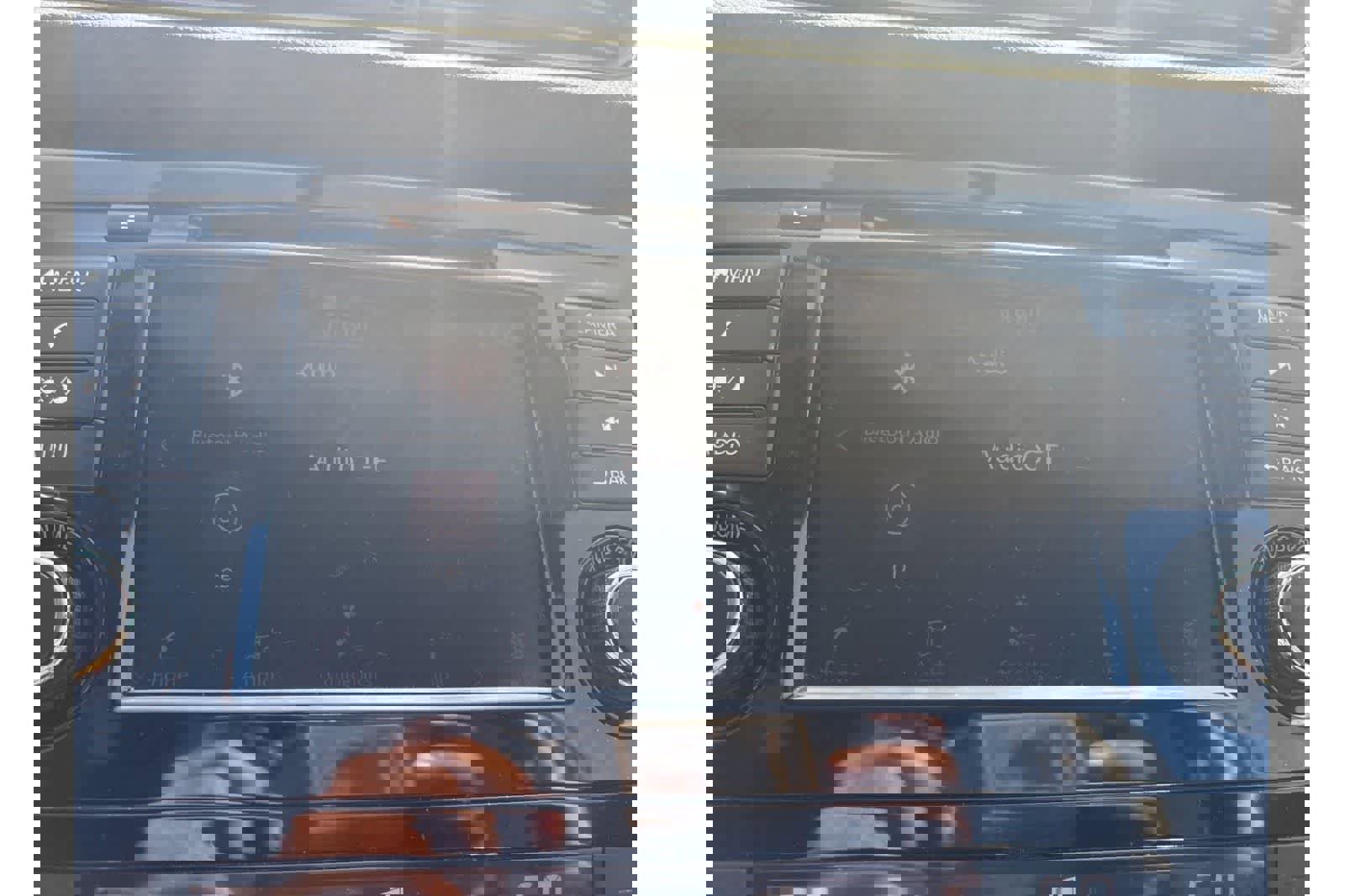 Used 2018 Nissan Rogue SV image 16