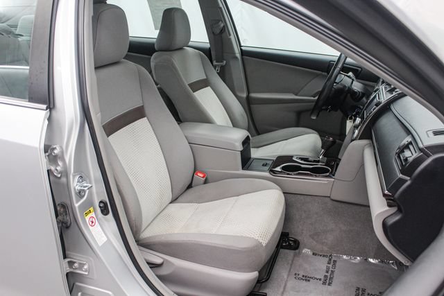 Used 2012 Toyota Camry XLE FWD image 17