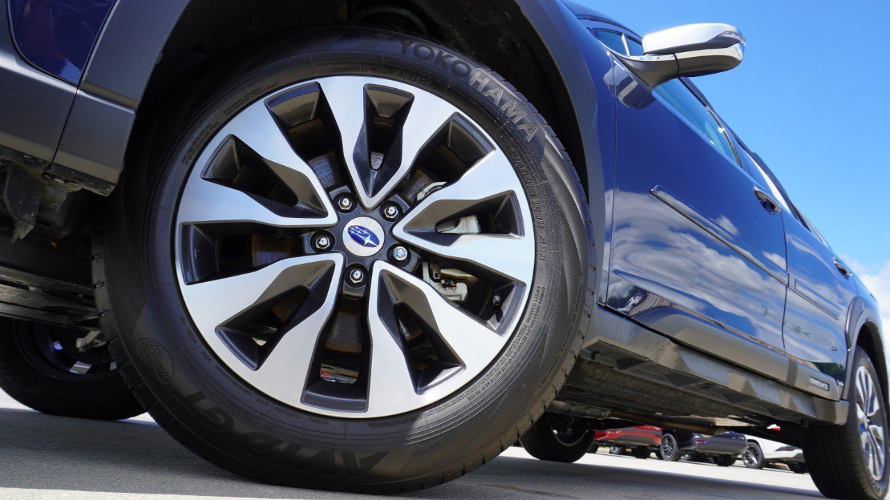 Used 2025 Subaru Outback Touring AWD/4WD image 11