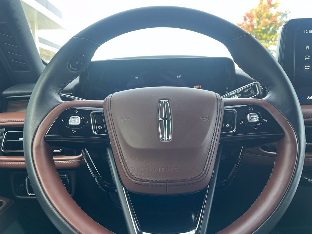 Used 2025 Lincoln Aviator Reserve w/ Equipment Group 201A AWD/4WD image 27