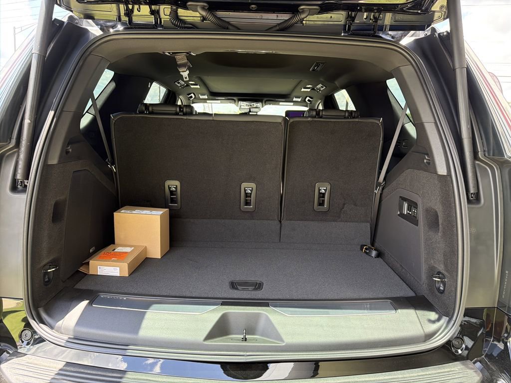 New 2026 Cadillac Escalade Luxury w/ Touring Package RWD image 11
