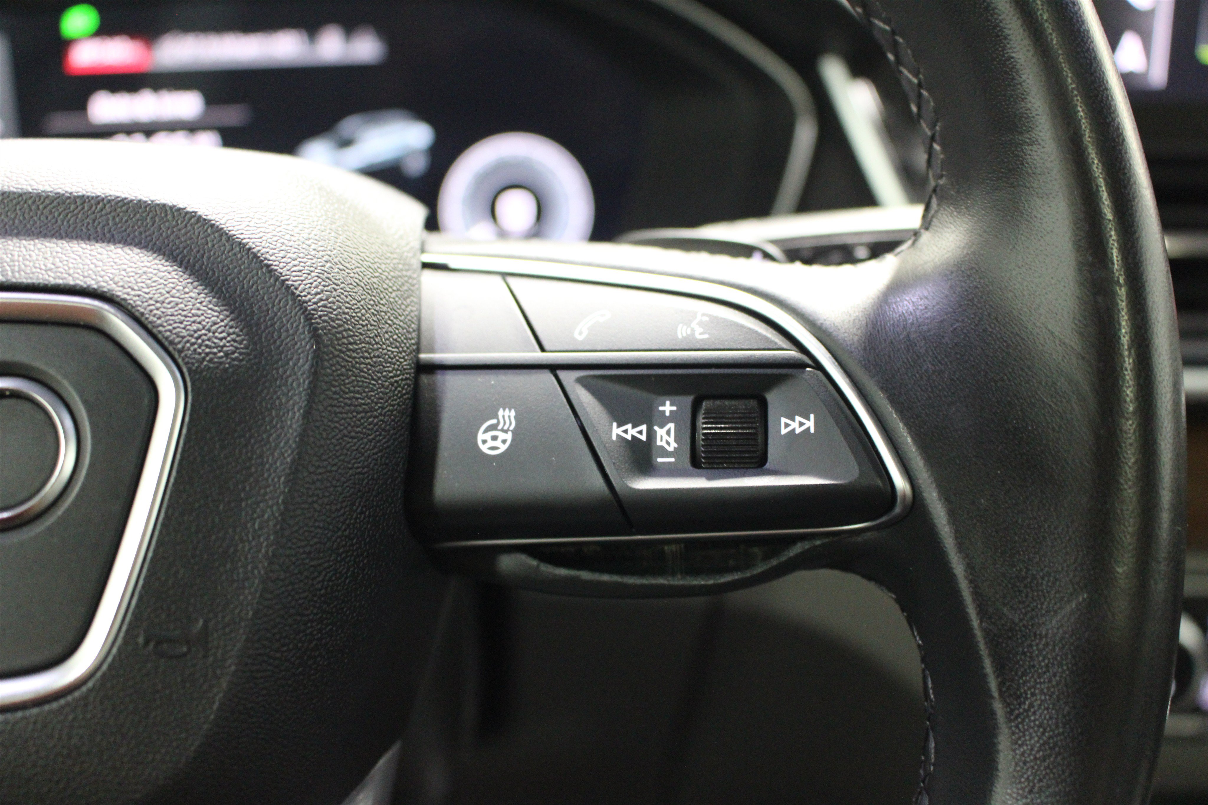 Used 2022 Audi Q5 e Premium Plus AWD/4WD image 14