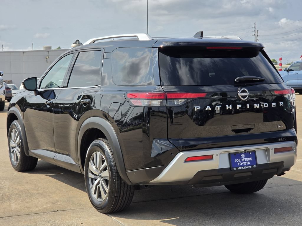 Used 2025 Nissan Pathfinder SL FWD image 7