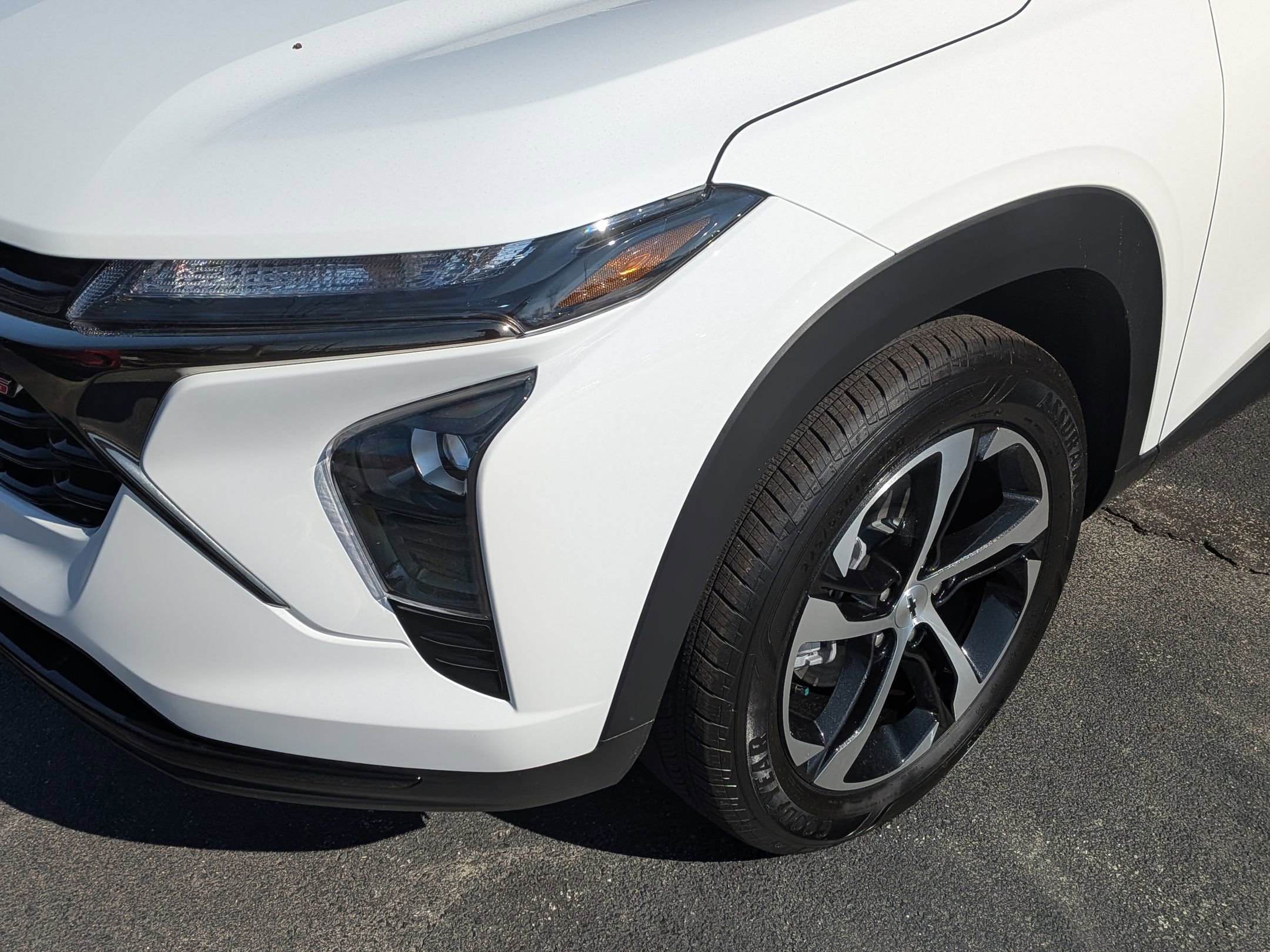 New 2026 Chevrolet Trax RS w/ Sunroof Package image 10