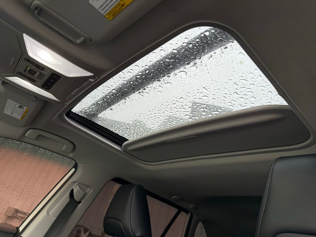 Used 2021 Toyota RAV4 XLE Premium image 13