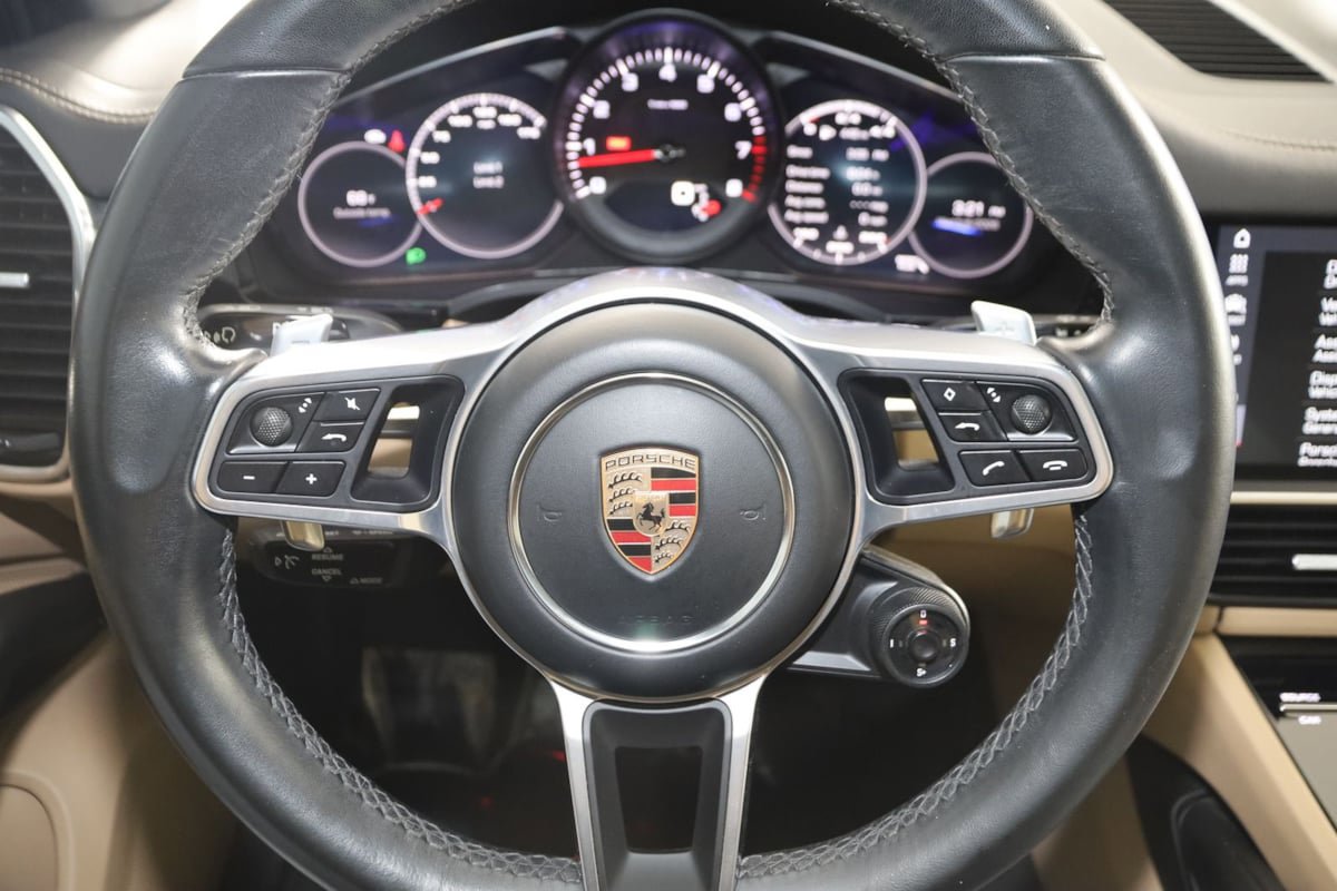 Used 2020 Porsche Cayenne AWD/4WD image 45