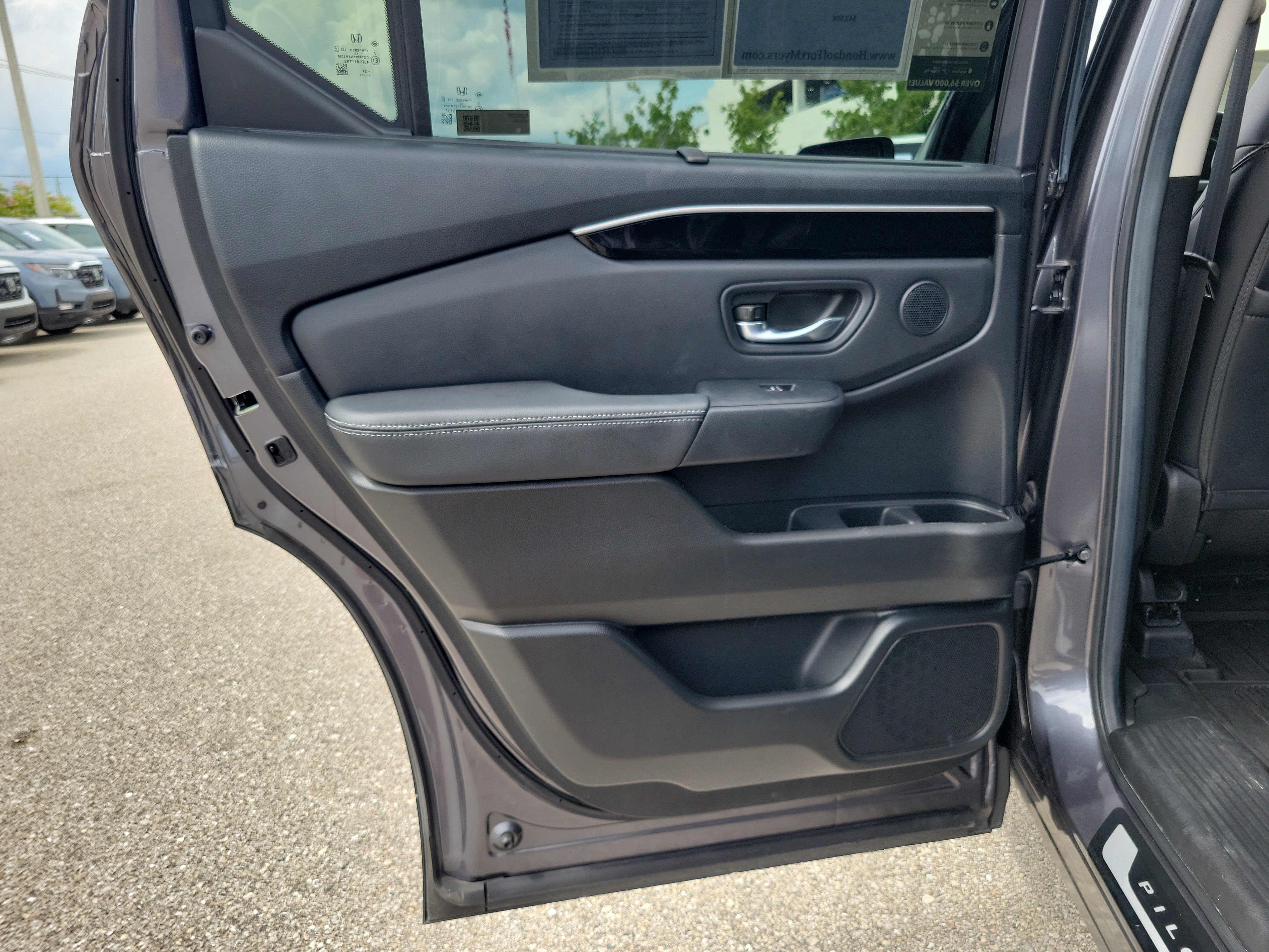 Used 2025 Honda Pilot Touring image 15