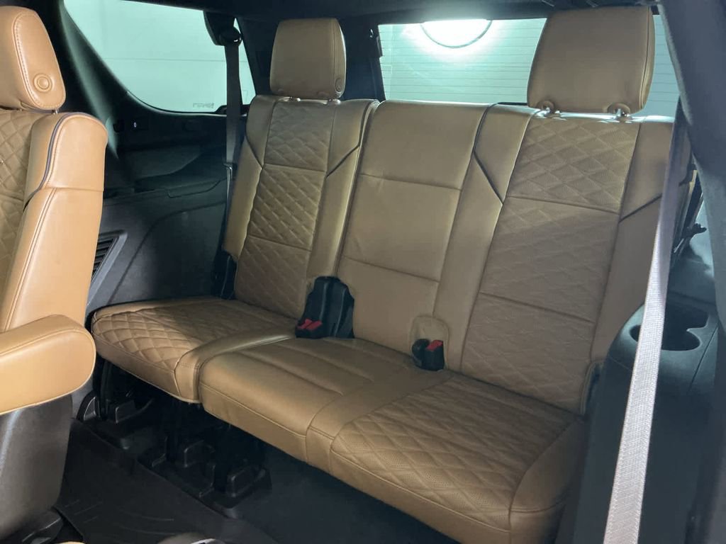 Used 2022 Cadillac Escalade Premium Luxury image 30