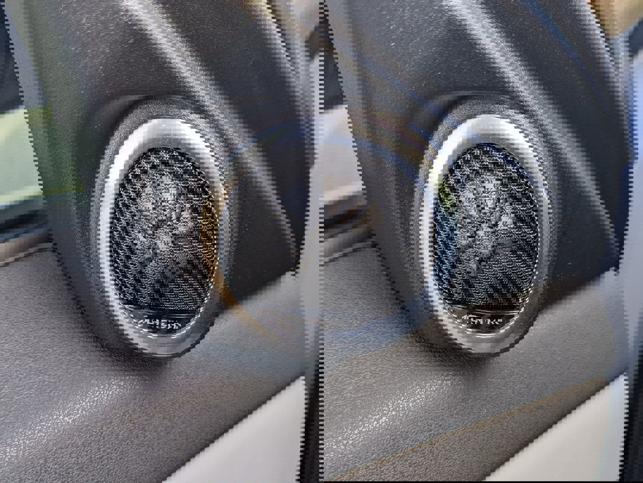 Certified 2025 Land Rover Range Rover Evoque Dynamic SE image 22