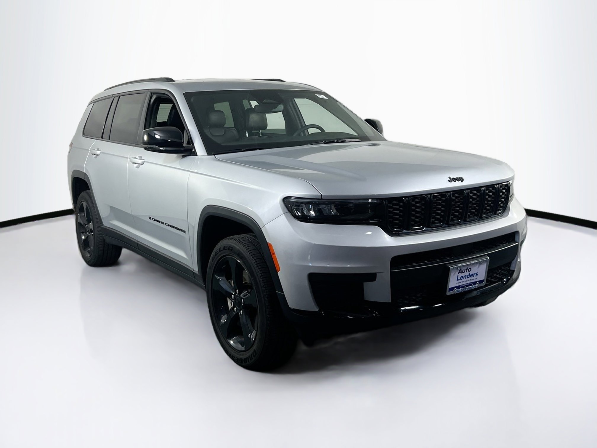 Used 2023 Jeep Grand Cherokee L Laredo AWD/4WD image 3