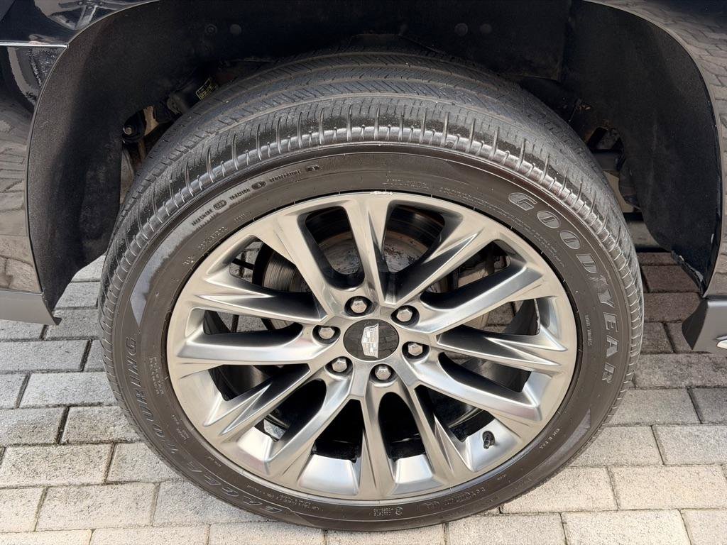 Used 2020 Cadillac Escalade ESV Luxury w/ Escalade Sport Edition AWD/4WD image 30