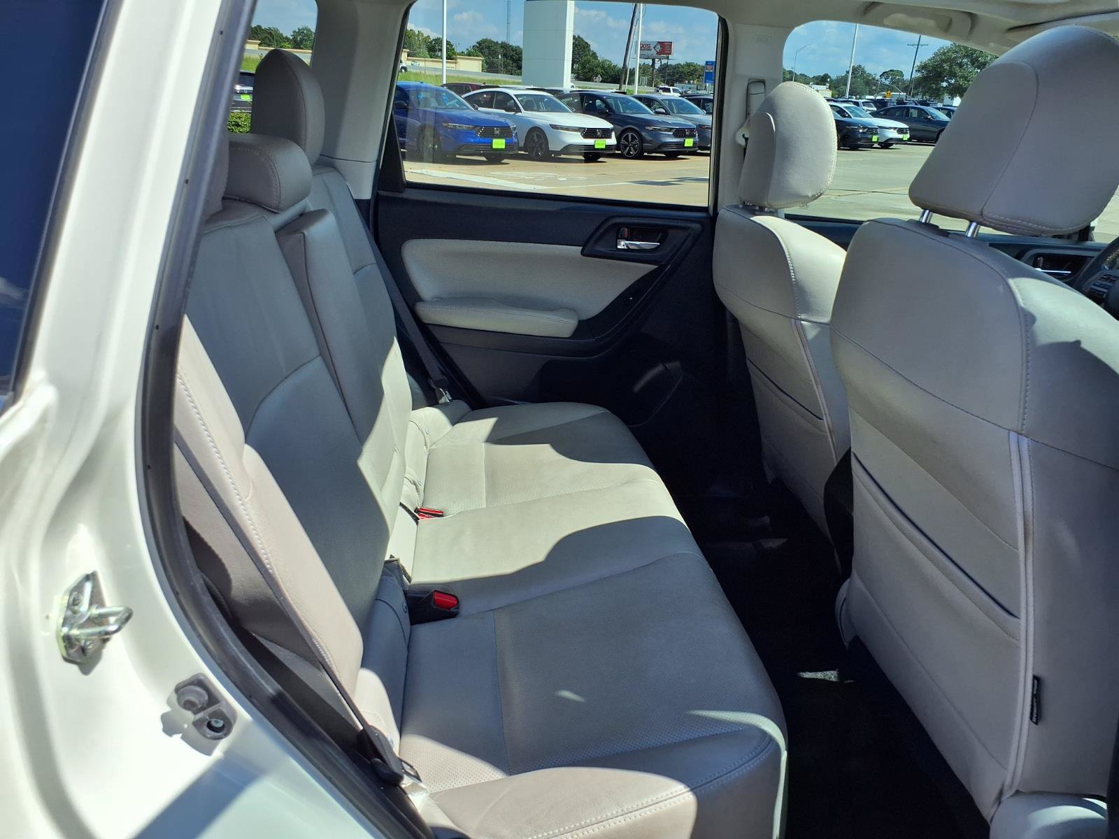Used 2015 Subaru Forester 2.5i Limited AWD/4WD image 16