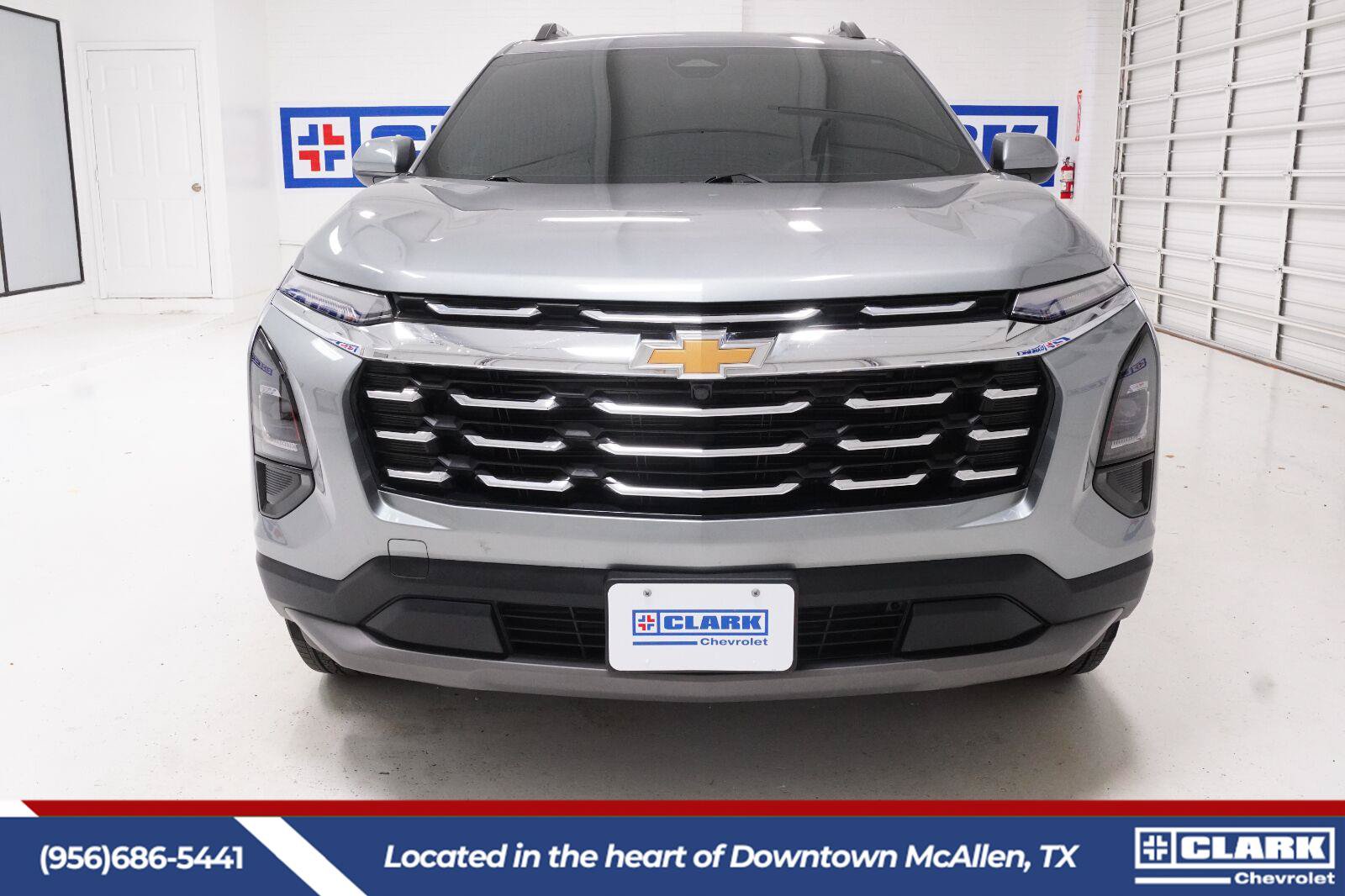 Used 2025 Chevrolet Equinox LT w/ Convenience Package II FWD image 2