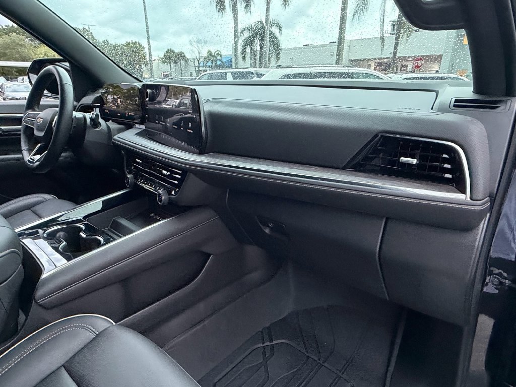 Used 2025 Chevrolet Tahoe Premier RWD image 19