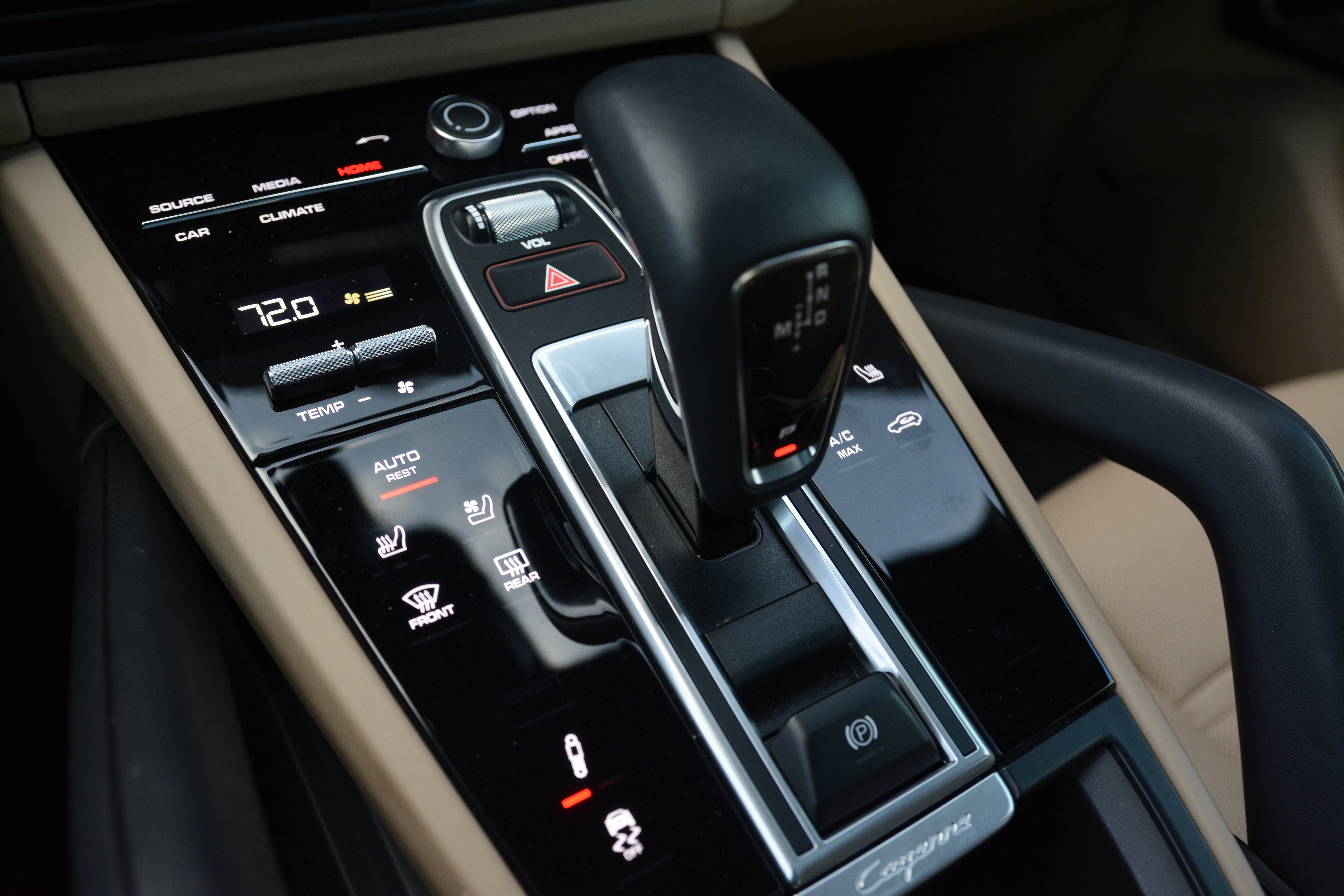 Certified 2023 Porsche Cayenne S Platinum image 25