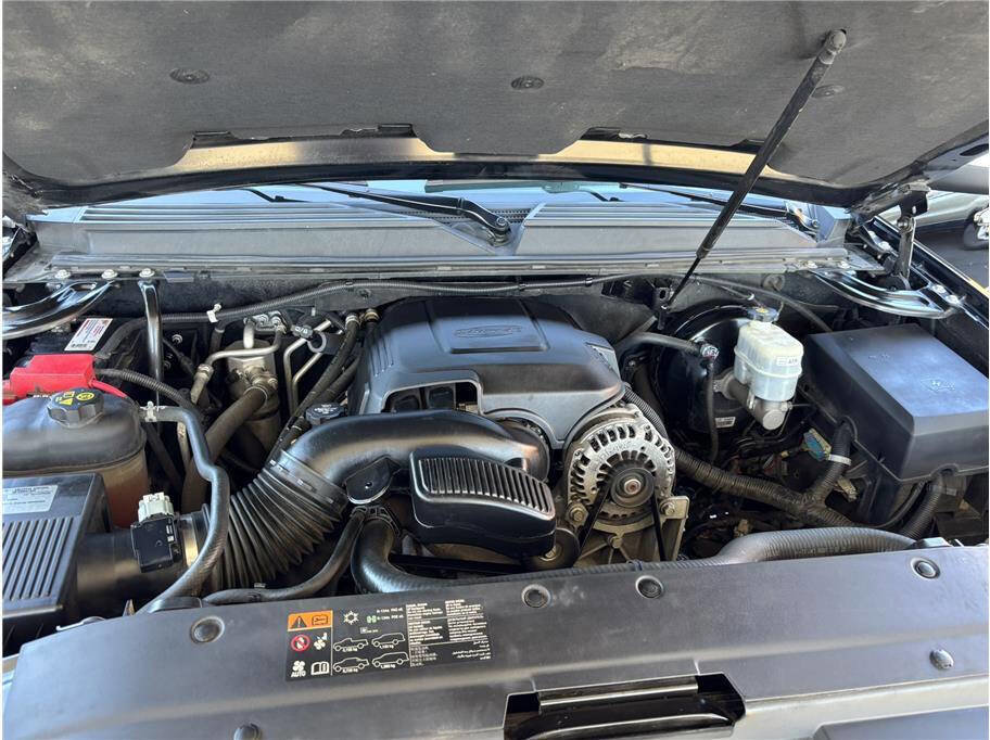 Used 2011 Chevrolet Tahoe LTZ image 23