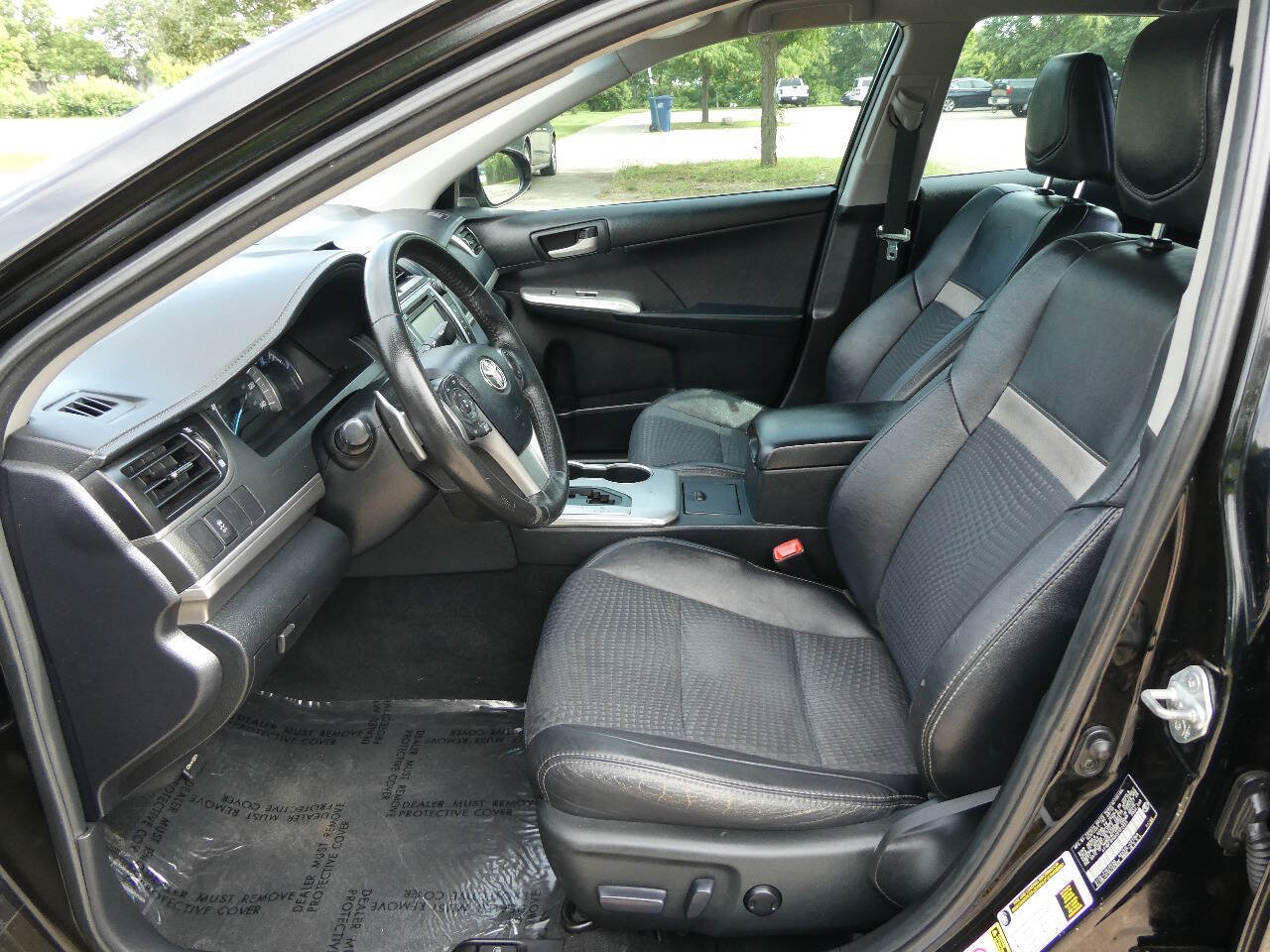 Used 2012 Toyota Camry SE FWD image 9