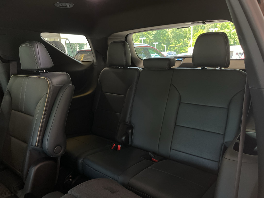 New 2026 Chevrolet Traverse High Country w/ LPO, Floor Liner Package FWD image 17