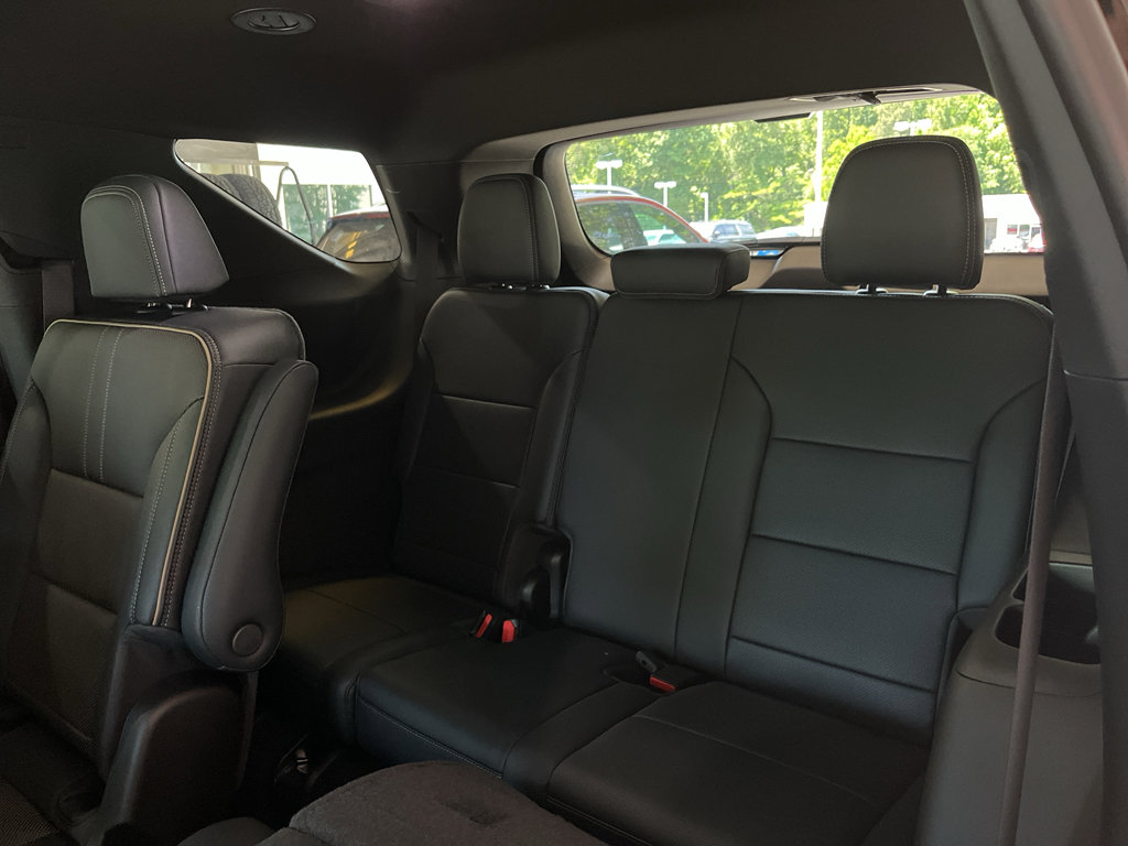 New 2026 Chevrolet Traverse High Country w/ LPO, Floor Liner Package FWD image 17