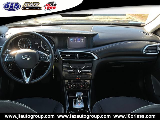 Used 2017 INFINITI QX30 FWD image 16