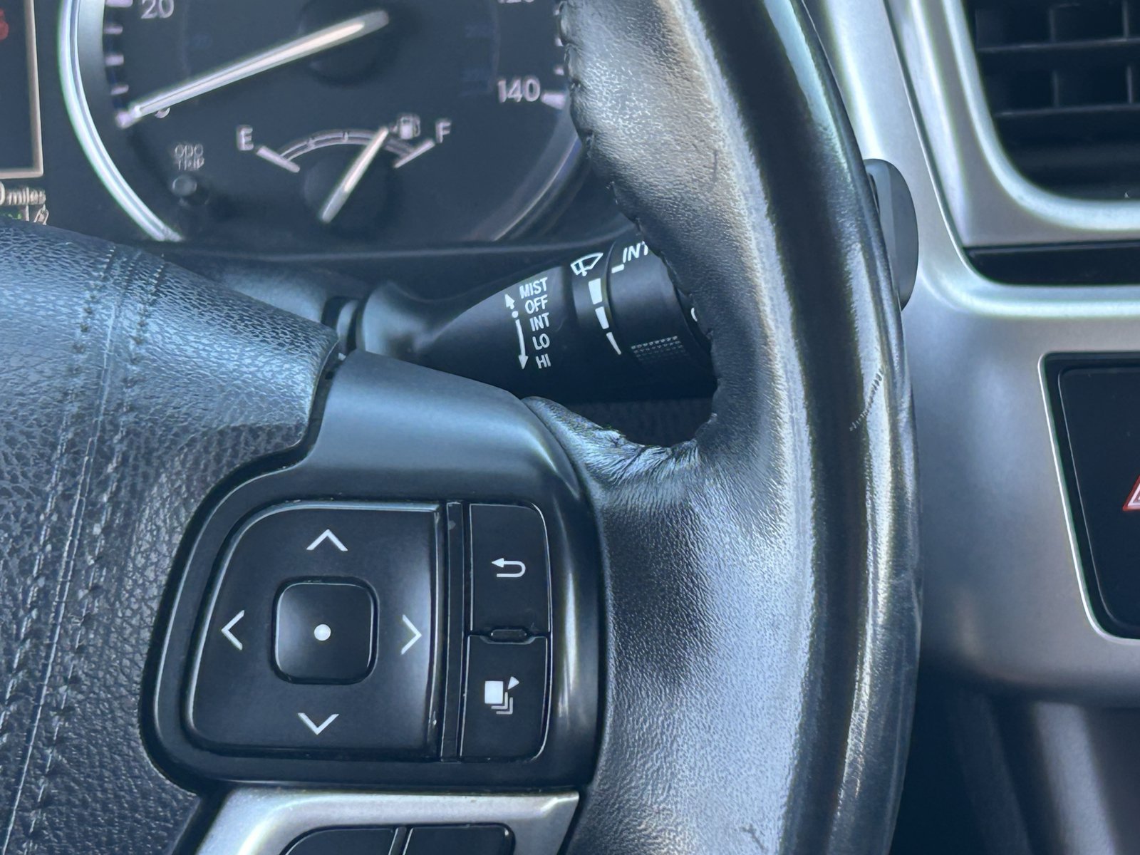 Used 2017 Toyota Highlander Limited FWD image 27