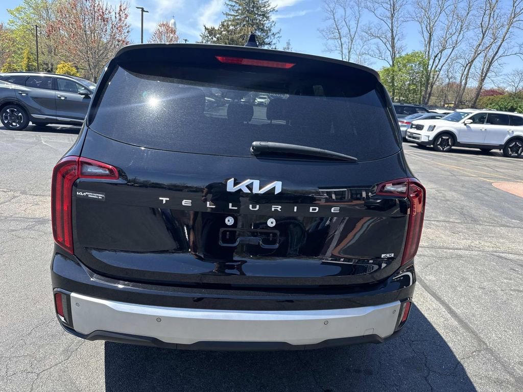 Used 2024 Kia Telluride LX AWD/4WD image 4