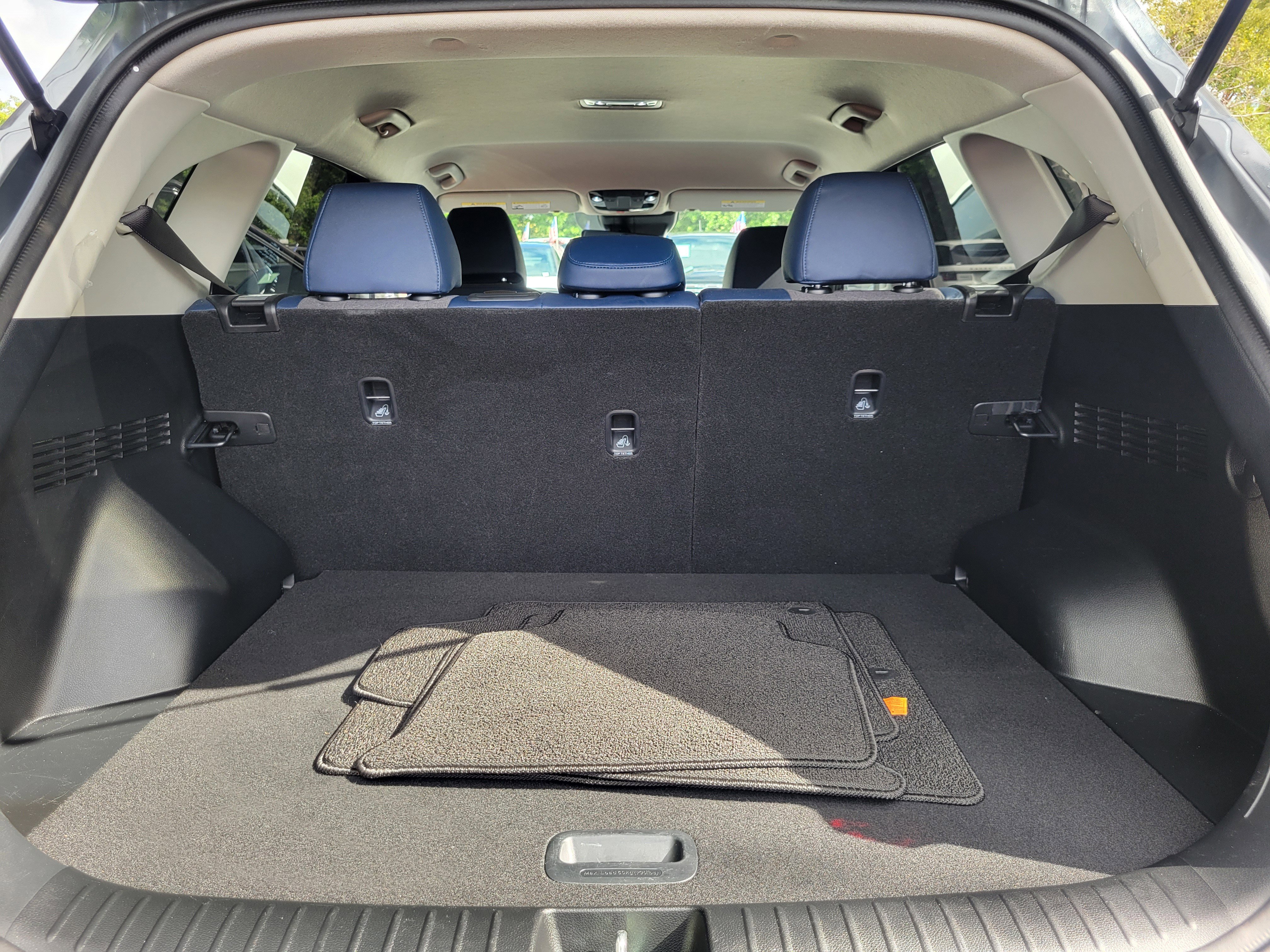 Used 2025 Kia Seltos S FWD image 16